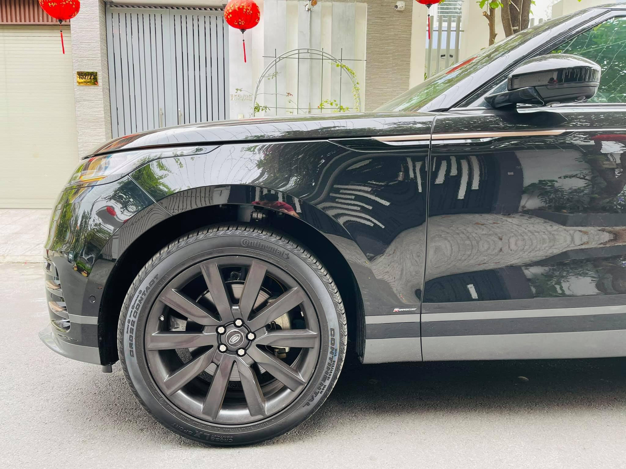 Đại gia bán xe vạn người mê Range Rover Velar giá hơn 5 tỷ sau chỉ 20.000km, biển số là chi tiết khó định giá - Ảnh 4.