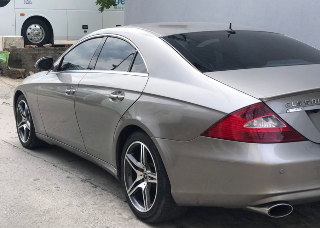 Tìm chủ mới, xe ‘dân chơi’ Mercedes-Benz CLS 500 hạ giá rẻ hơn Toyota Vios cả trăm triệu đồng - Ảnh 3.