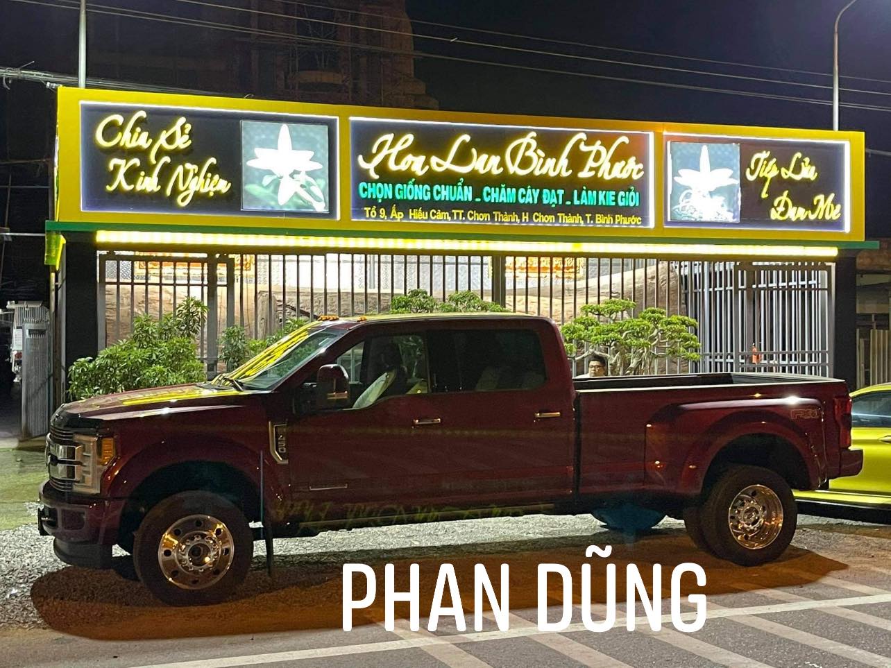 Đại gia hoa lan Bình Phước tậu Ford F-450 Limited Super Duty cực khủng tại Việt Nam: Xe bán tải dài gần 7 mét có giá bán hơn 6 tỷ đồng - Ảnh 1.