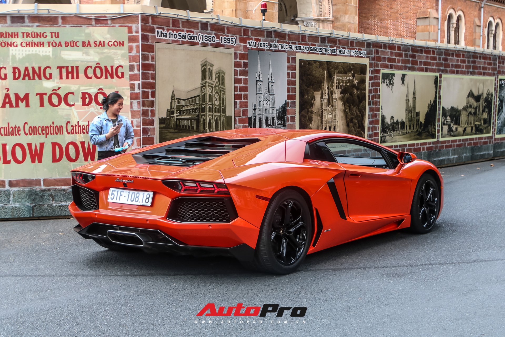 Doanh nhân Cao Hoài Trung cầm lái Lamborghini Aventador dạo phố ngày đầu năm mới - Ảnh 3.