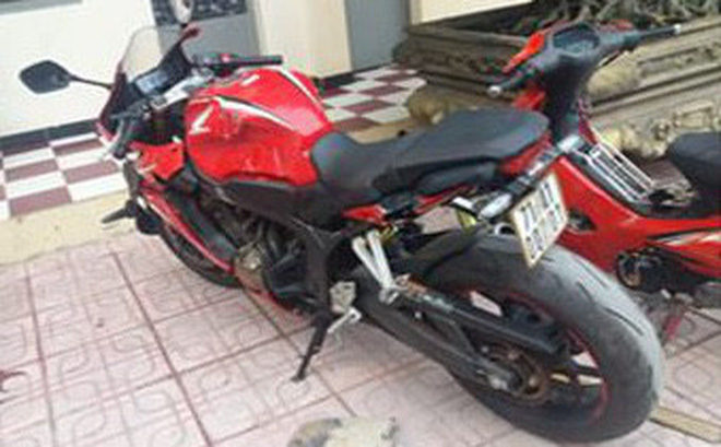 Ghét tiếng bô xe hai thợ hồ đập hỏng mô tô phân khối lớn
