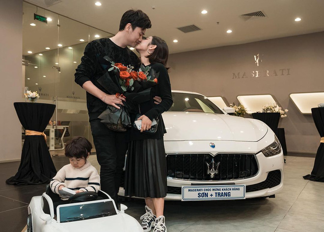 Soi dàn xe của bộ ba hot family Xoài - Cam - Đậu: Người chỉ dùng 1 xe vài trăm triệu, người tậu tới 2 chiếc Porsche chỉ trong 1 năm - Ảnh 2.