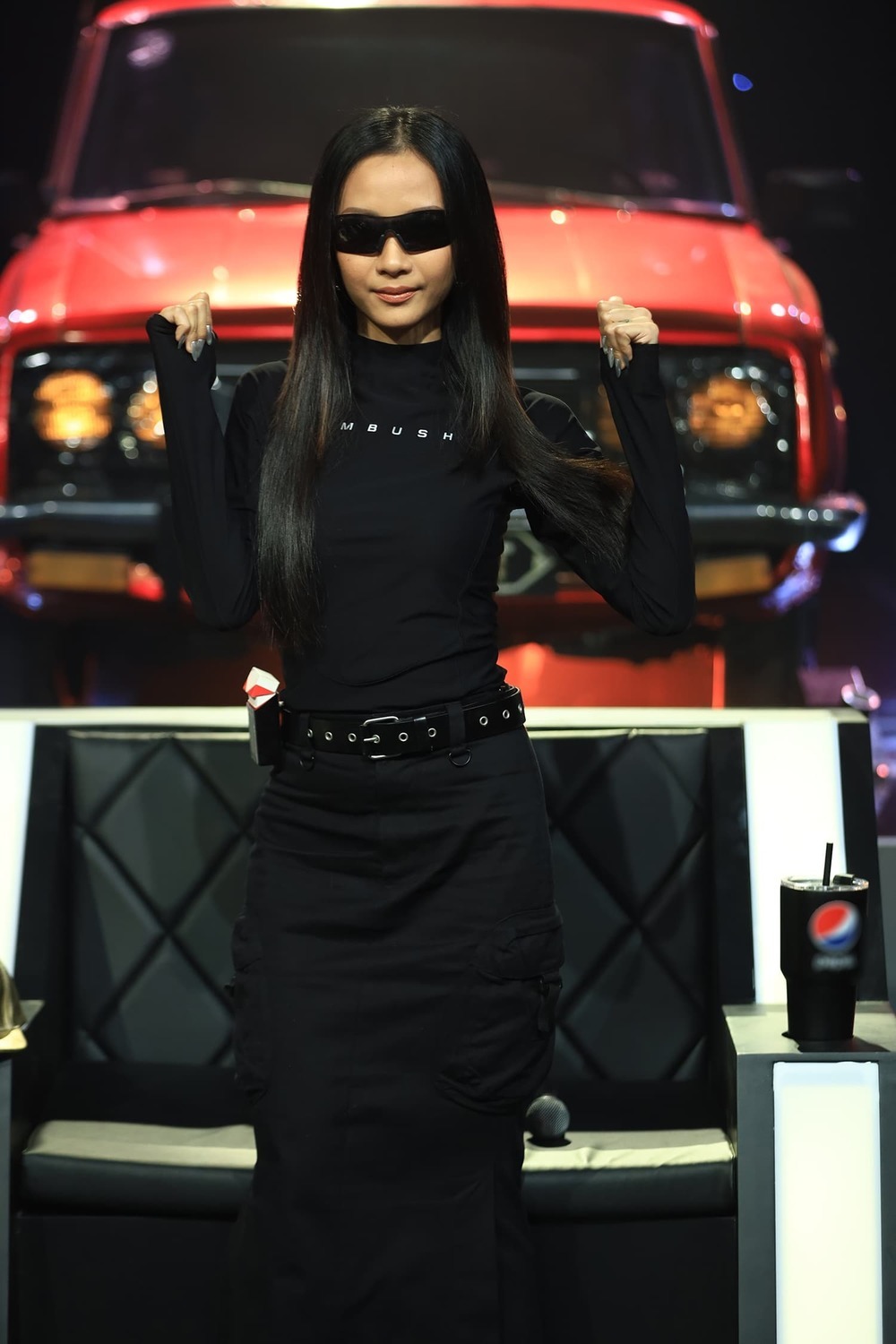 Soi dàn xe chống lưng giám khảo Rap Việt mùa 2: Toàn xe tiền tỷ đến từ Mỹ, có mẫu đắt như Mercedes-Benz S-Class - Ảnh 7.