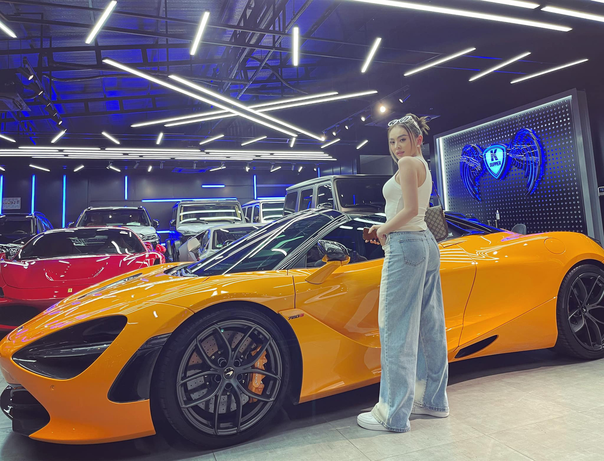 Hot girl 9X bán quần áo tại TP. HCM chốt McLaren 720S Spider triệu đô chỉ sau 30 phút, ghép cặp với Mercedes-AMG G 63 độ Hermes - Ảnh 4.