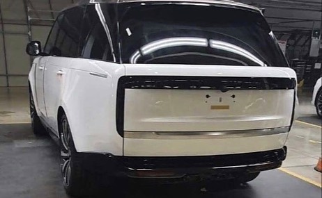 Range Rover đời mới lộ ảnh nóng ngay trước ngày ra mắt: Đèn hậu siêu đẹp - Ảnh 5.