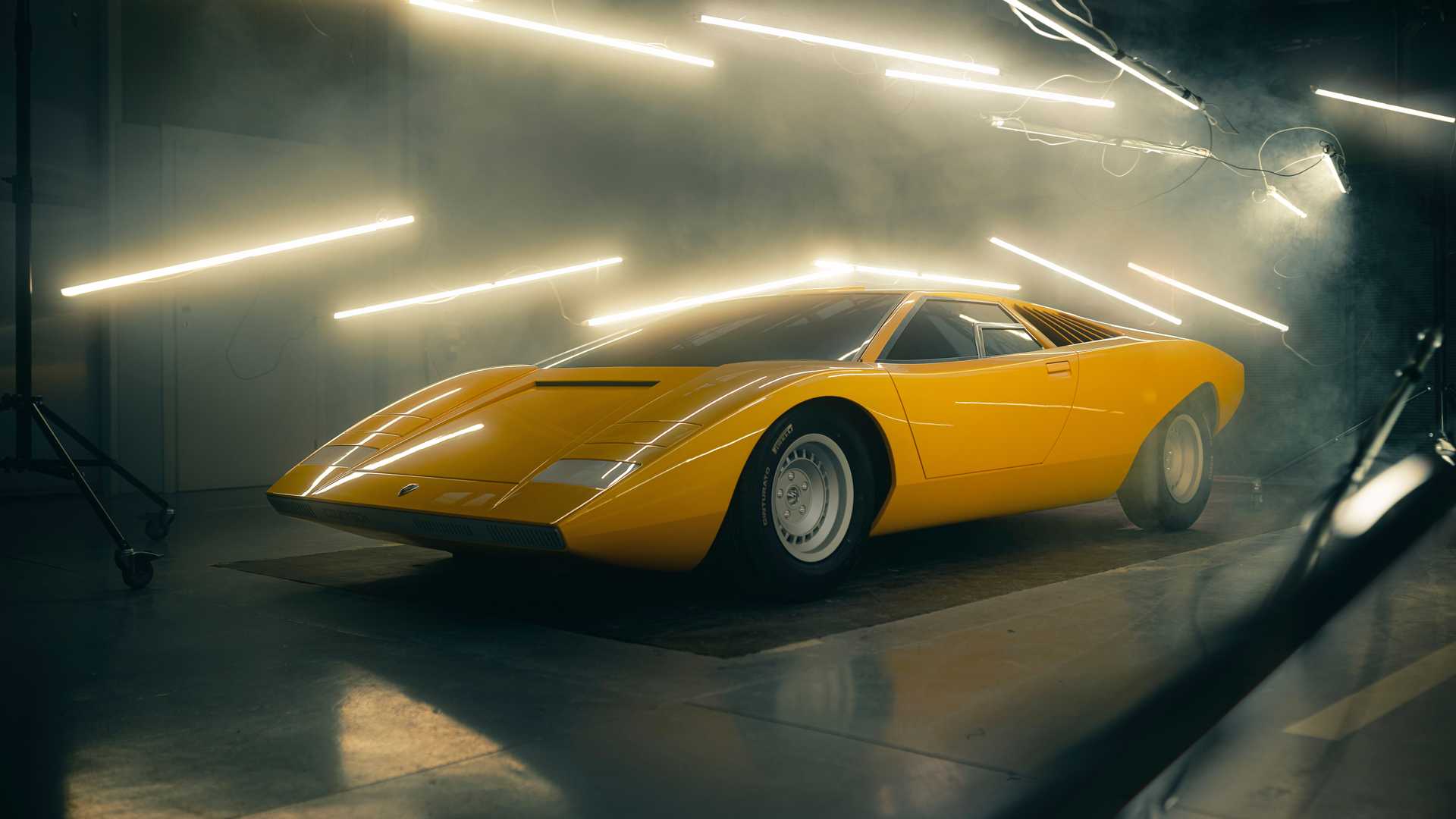 Mặc dù đã ra mắt Lamborghini Countach mới nhưng hãng siêu xe Ý vẫn phục chế  1 phiên bản cũ độc nhất vô nhị