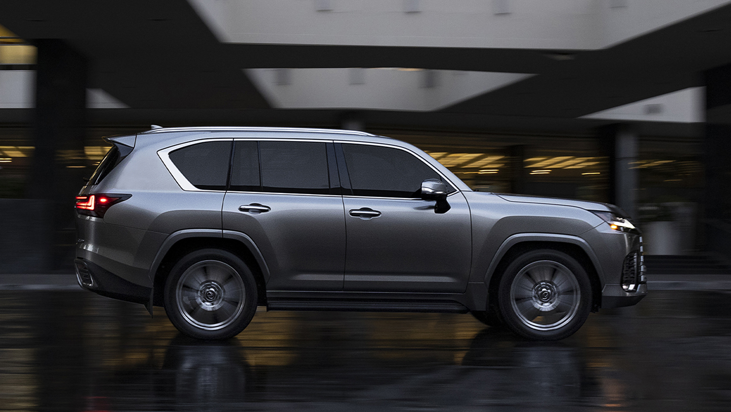 Lexus LX 600 chào bán tới đại gia Việt, giá trên 8 tỷ đồng - Ảnh 2.