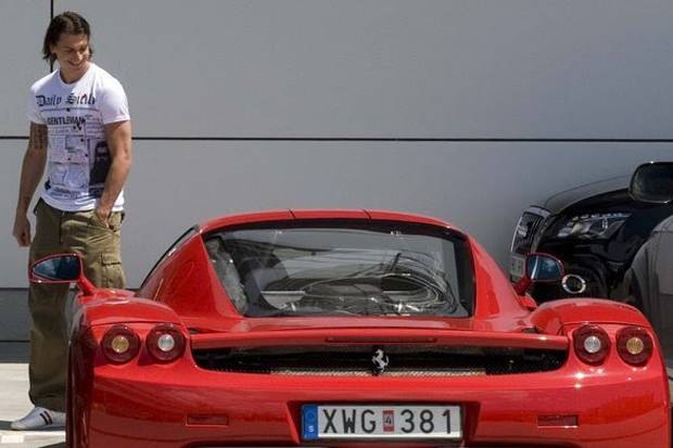 Soi BST xe 12 triệu USD Ibrahimovic: Nhìn đâu cũng thấy Ferrari, đếm sương sương đã có vài siêu phẩm - Ảnh 5.