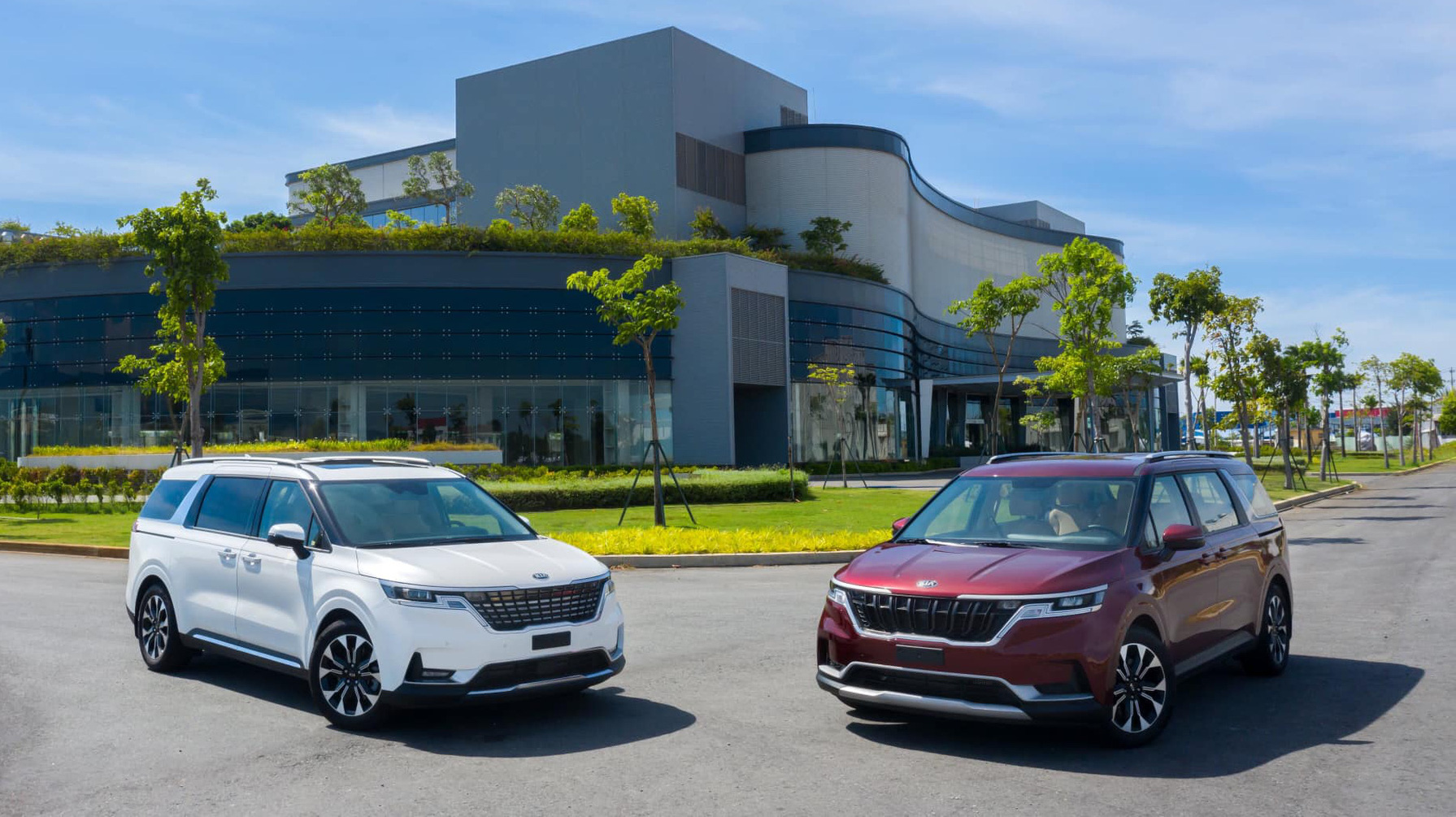 Kia Carnival 2022: Kia Carnival 2022 là sự lựa chọn hoàn hảo cho những chuyến đi dài đầy kỉ niệm với gia đình hoặc nhóm bạn. Với thiết kế nội thất sang trọng, hướng đến sự tiện nghi và thoải mái, xe sẽ đem lại cho bạn cảm giác thoải mái và thư giãn trong các chuyến đi. Hãy xem thêm hình ảnh của Kia Carnival 2022 để nhận thêm thông tin.