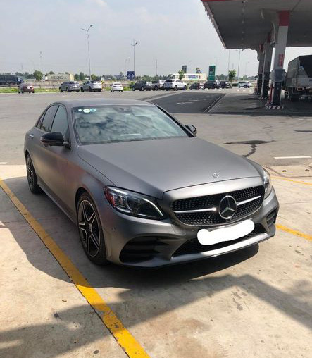 Chạy 45.000km, chủ xe bán Mercedes-Benz C 300 AMG rẻ hơn giá niêm yết 200 triệu, CĐM hỏi: Xe bác đính kim cương hay sao? - Ảnh 5.