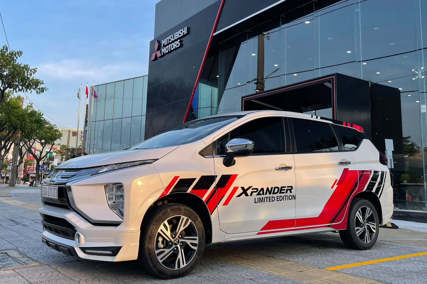 Mitsubishi Xpander lật ngược thế cờ, giành lại ngôi vua doanh số, bán hơn gấp đôi Suzuki XL7 - Ảnh 3.