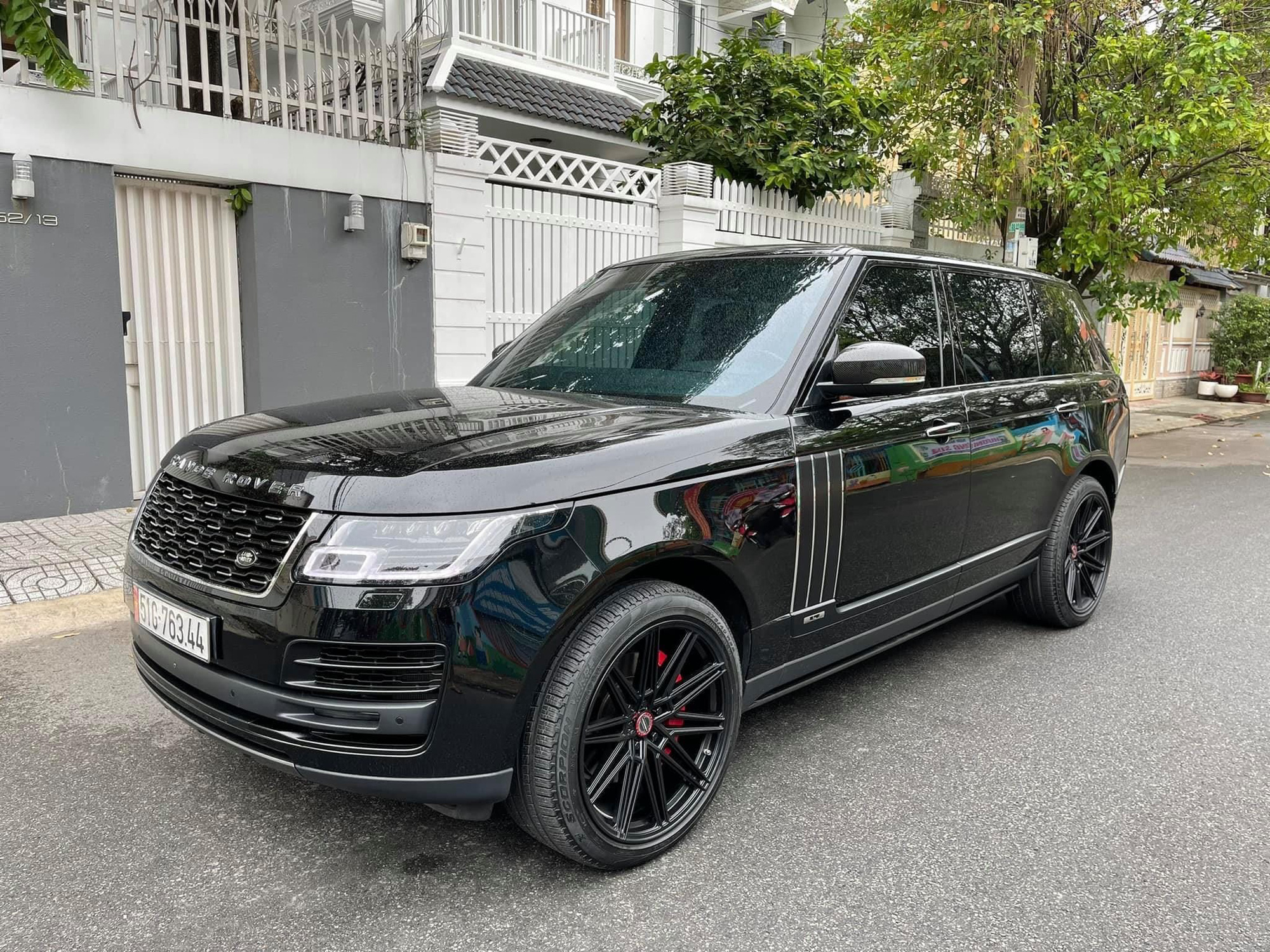 Sau 1 năm, Range Rover Autobiography của Minh Nhựa tiếp tục được rao bán với giá 8,35 tỷ đồng - Ảnh 1.