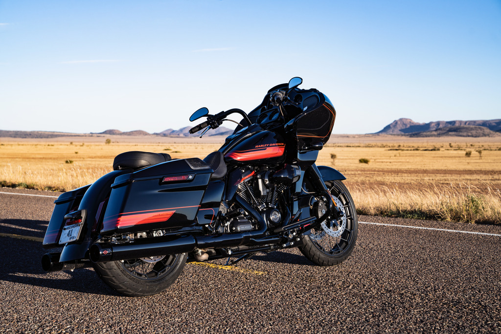 CEO Tống Đông Khuê tậu Harley-Davidson CVO Road Glide giá hơn 2 tỷ đồng bổ sung vào bộ sưu tập xe cực khủng - Ảnh 5.