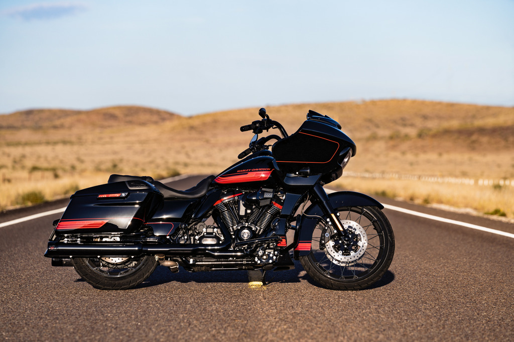 CEO Tống Đông Khuê tậu Harley-Davidson CVO Road Glide giá hơn 2 tỷ đồng bổ sung vào bộ sưu tập xe cực khủng - Ảnh 4.