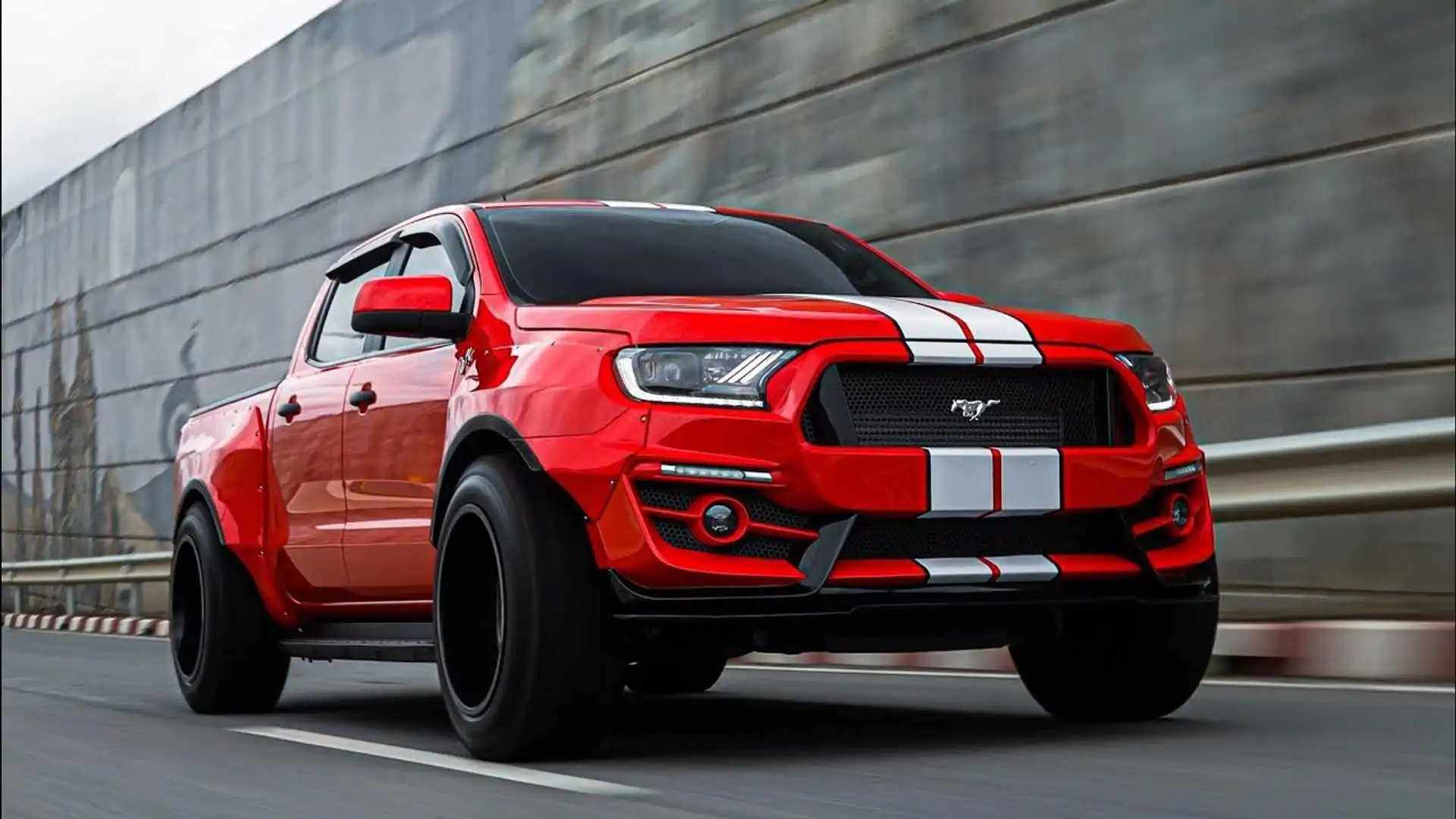Ford Ranger được độ lại theo phong cách Mustang mang nhiều nét đặc trưng  của xe cơ bắp Mỹ