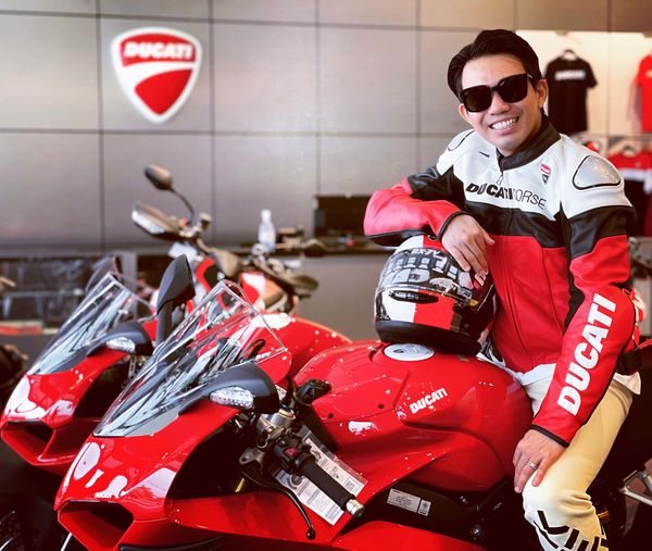 Đăng video mới, Minh Nhựa chia sẻ lý do chọn Ducati Panigale V4 R dù thích và hợp với Panigale V2 hơn - Ảnh 1.