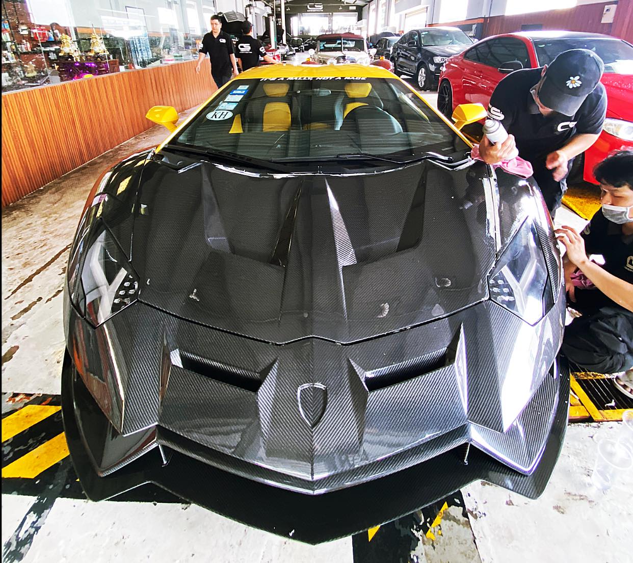 Đại gia Việt chơi trội: Tháo sạch Lamborghini Aventador, lột xác bằng gói  độ carbon khủng đầu tiên, chuẩn bị cho 'bữa tiệc siêu xe' VietRally