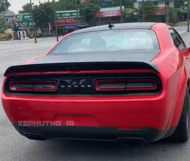 Dodge Challenger Super Stock đầu tiên Việt Nam về tay đại gia Phú Thọ: Giá khoảng 7 tỷ đồng, hơn 800 mã lực mạnh nhất dòng xe cơ bắp trong nước - Ảnh 3.