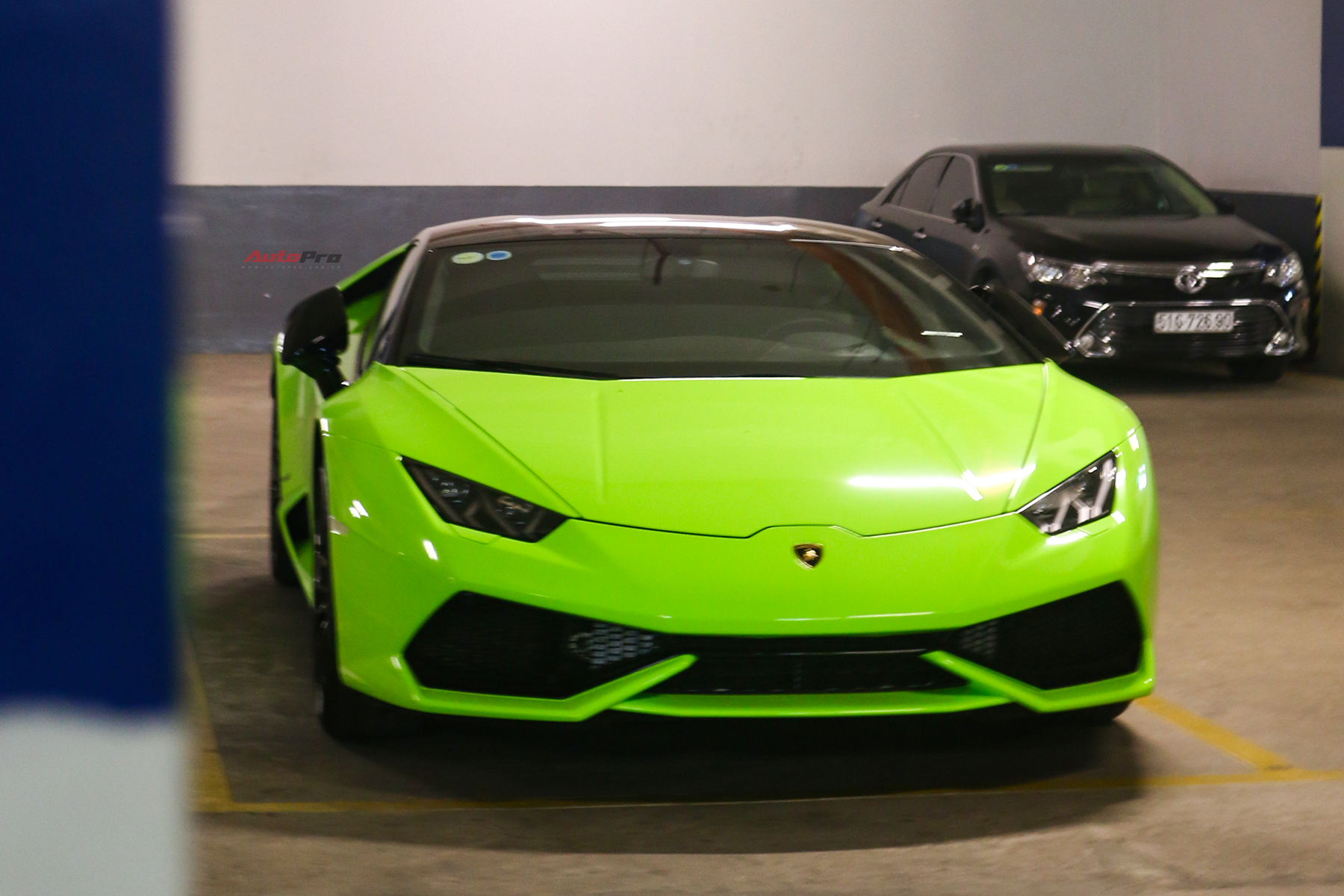 Lamborghini Huracan từng của rich kid 23 tuổi Đắk Lắk xuất hiện tại TP.HCM với một chi tiết khác lạ - Ảnh 1.