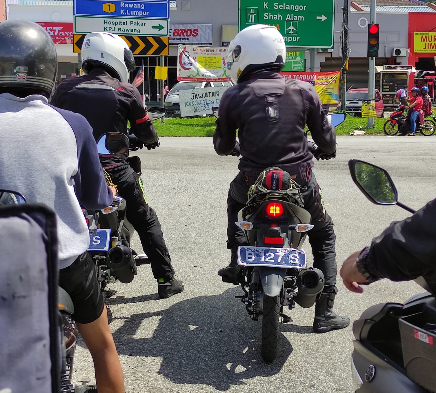 Yamaha Exciter 135 thế hệ mới lộ diện: Đầu như Exciter 150, đu&ocirc;i như Exciter 155, d&ugrave;ng động cơ phun xăng điện tử - Ảnh 3.