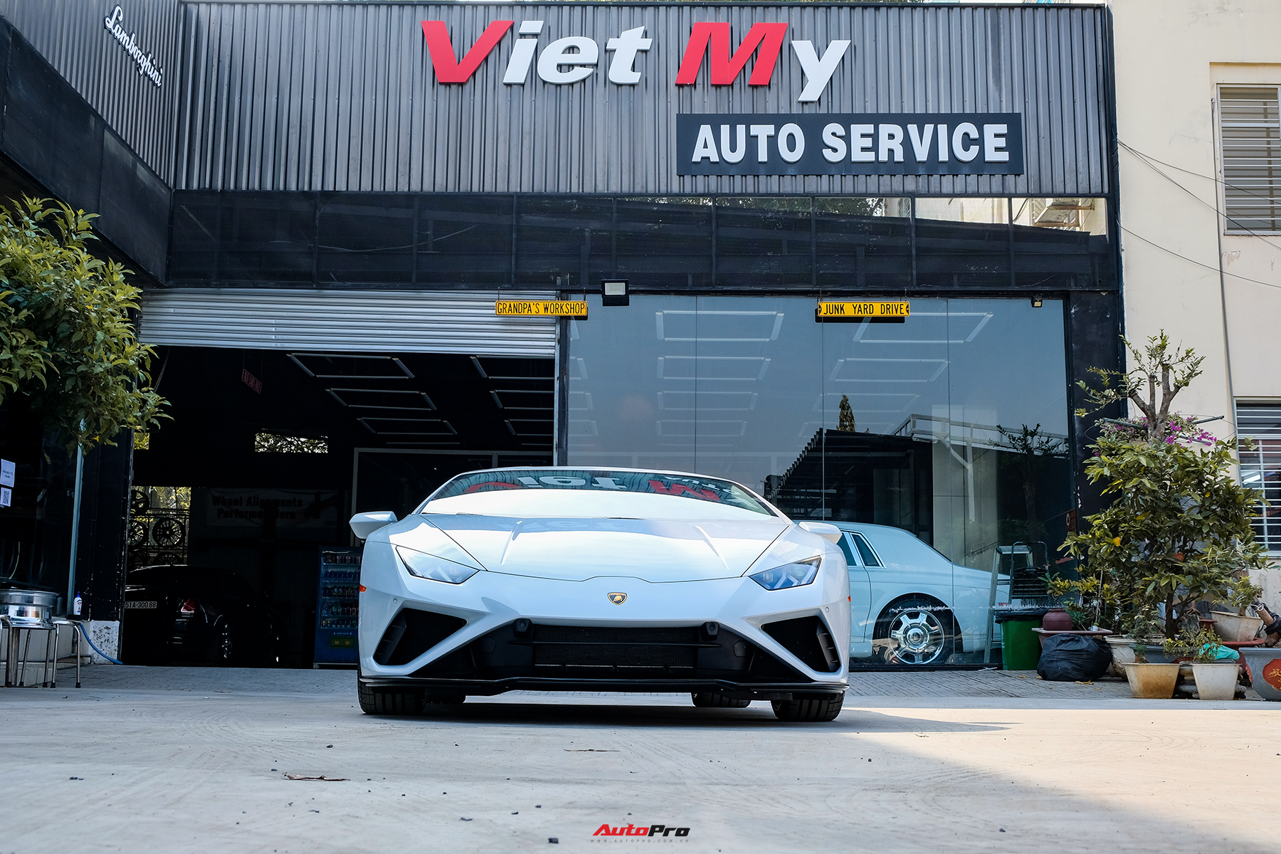 Lamborghini Huracan Evo siêu trườn giá chỉ 28 tỷ VNĐ  VnExpress