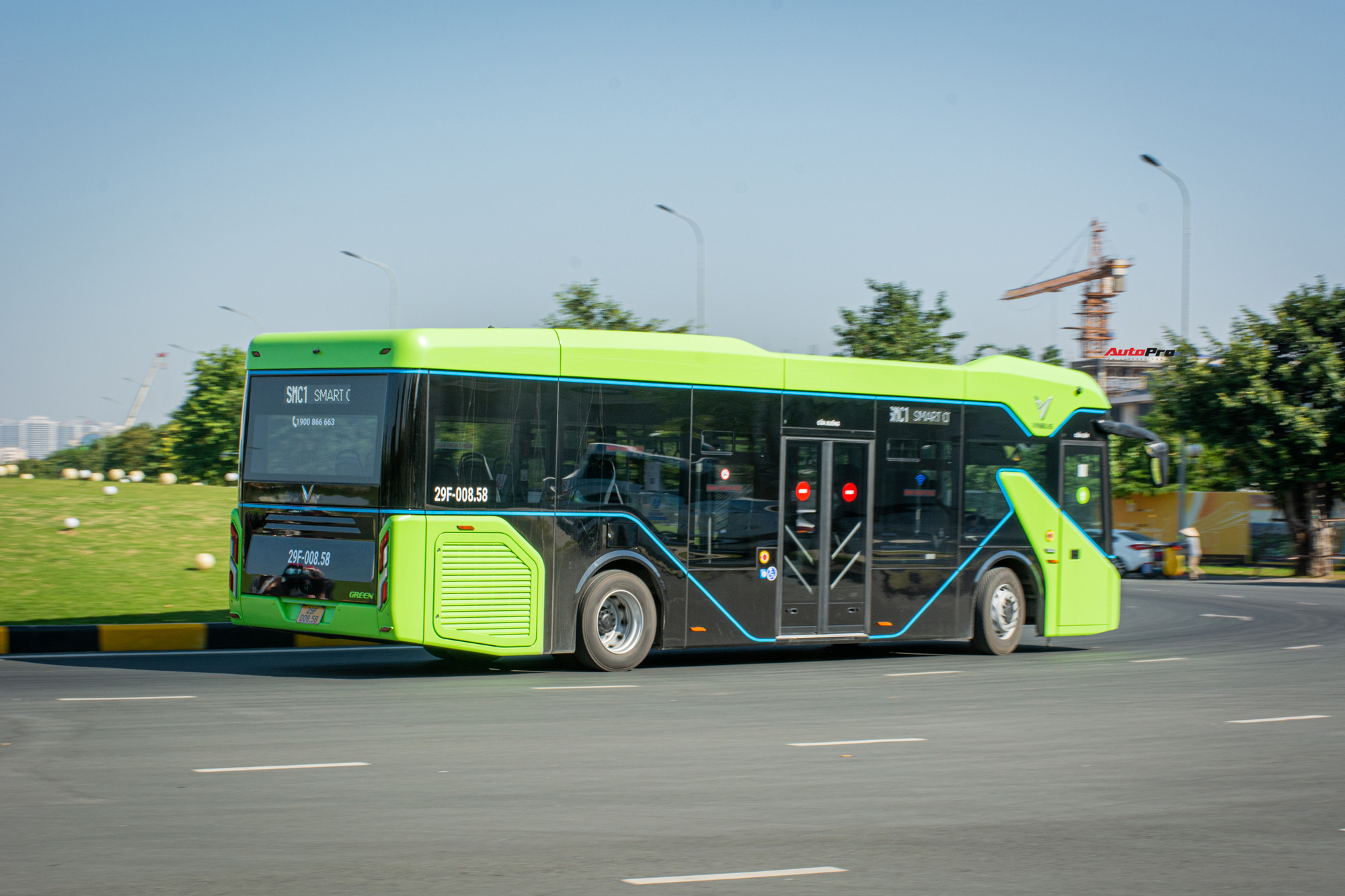 VinBus chính thức hoạt động tại Hà Nội: 16 tiếng/ngày, 15 phút/chuyến, chạy 3 tuyến quanh thủ đô - Ảnh 13.