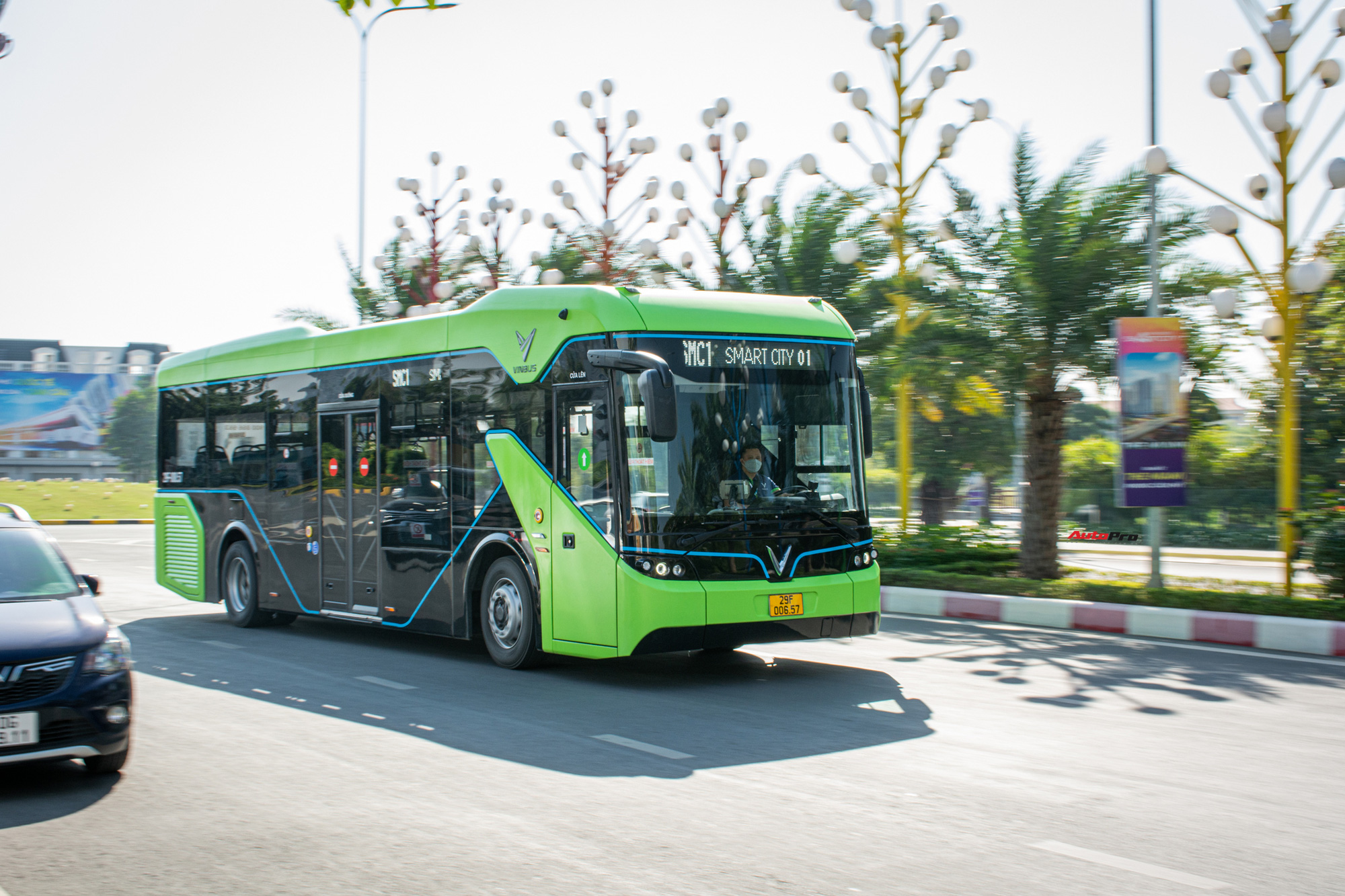 VinBus chính thức hoạt động tại Hà Nội: 16 tiếng/ngày, 15 phút/chuyến, chạy 3 tuyến quanh thủ đô - Ảnh 14.