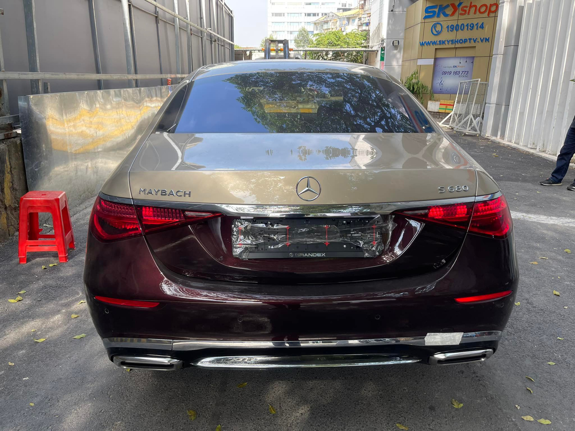 Mercedes-Maybach S 680 đầu tiên về Việt Nam: Giá khoảng 17-20 tỷ đồng, cung điện di động cho đại gia chơi Tết - Ảnh 4.