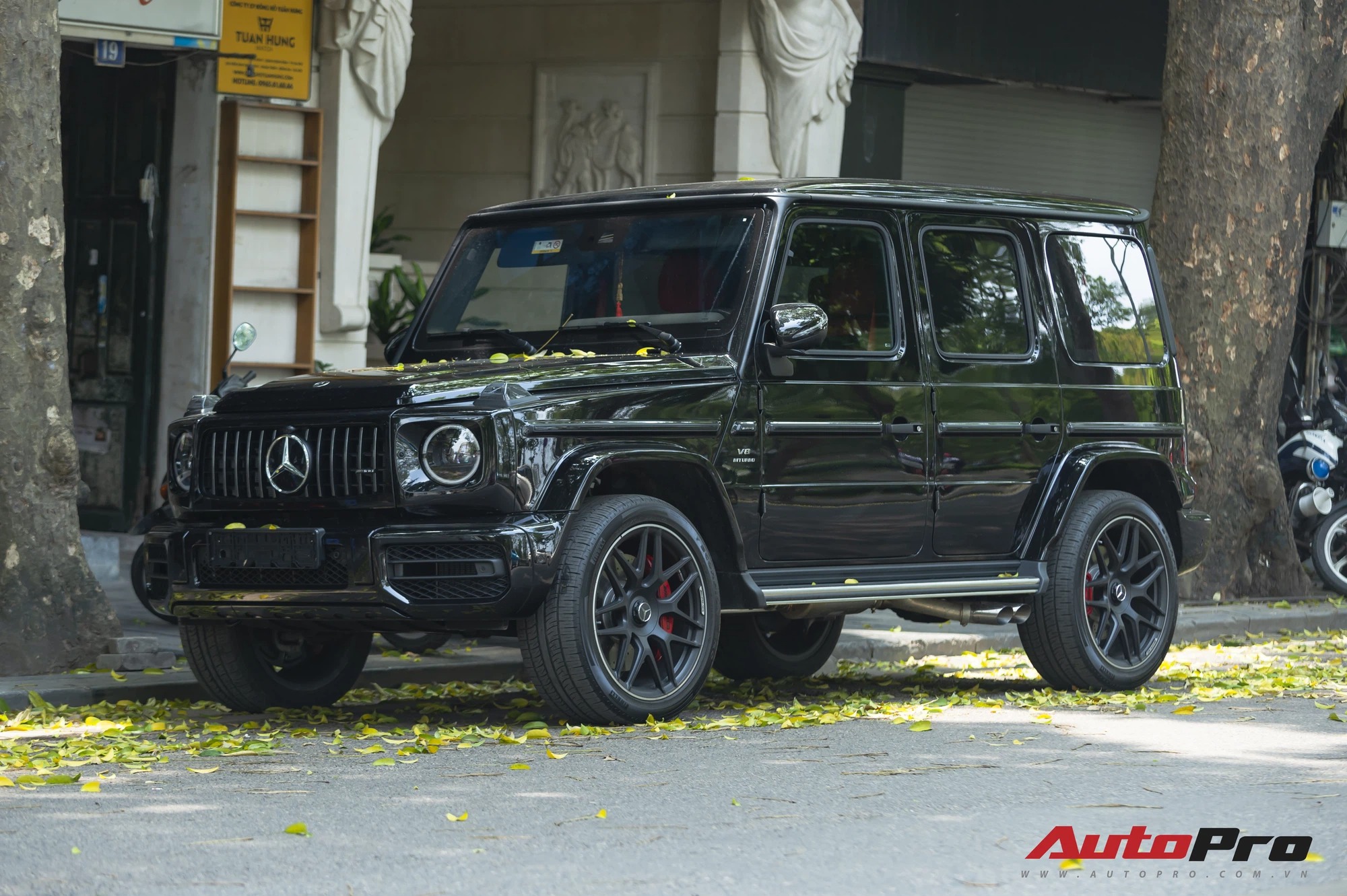 Mercedes-AMG G 63 lấn sân showbiz, từ chủ tịch đến nữ ca sĩ sinh năm 1997 đều mê mẩn - Ảnh 2.