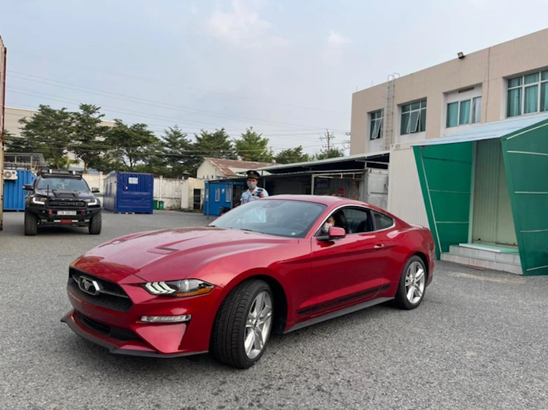 Ford Mustang mui cứng về Việt Nam, mức giá dự đoán còn cao hơn cả bản mui trần? - Ảnh 4.
