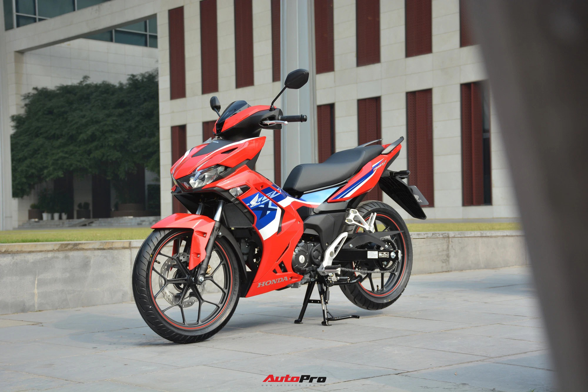 Honda Winner X 2022 giá từ 46 triệu đồng ra mắt Việt Nam, tăng sức ép lên Yamaha Exciter 155 - Ảnh 1.