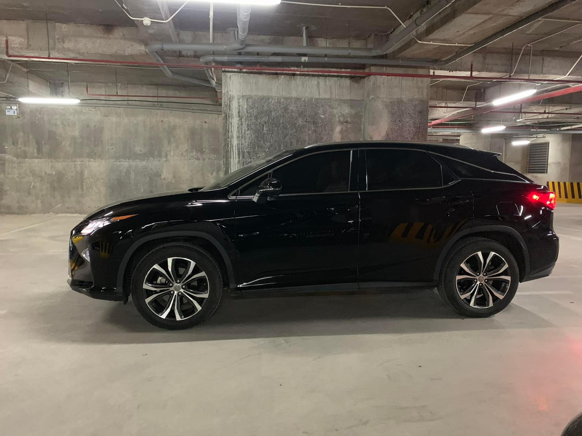 Lexus RX 350 cũ của MC Phan Anh được rao bán với giá 2,99 tỷ đồng - Ảnh 3.