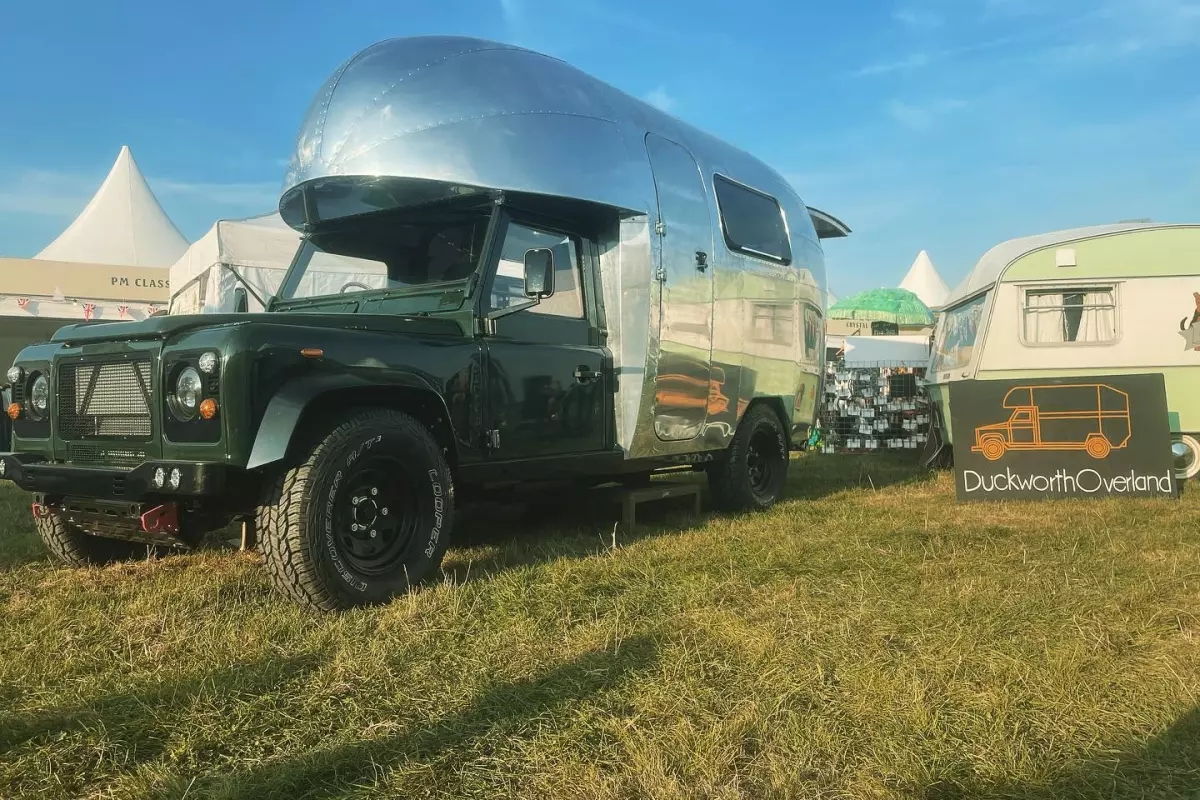 Những motorhome phá đảo năm 2021: Nhà là phải có nóc, rộng tới mức chứa được cả siêu xe - Ảnh 6.