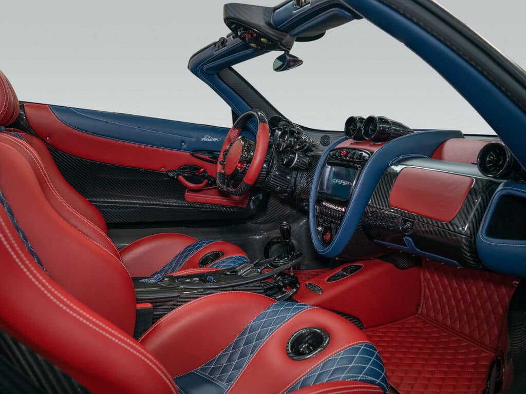 Đại lý tư nhân chào bán Pagani Huayra Roadster giá trăm tỷ cho đại gia Việt, Minh Nhựa nhanh chóng thả tương tác ngay - Ảnh 3.