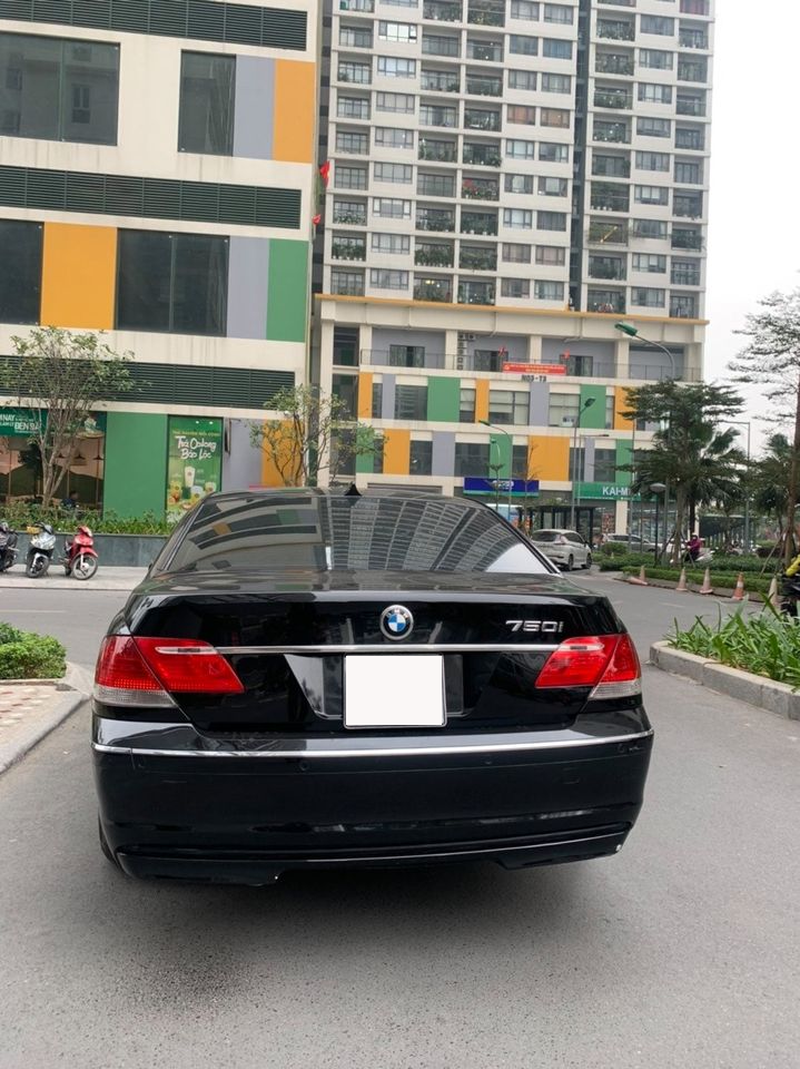 Bán gấp BMW 750i giá chưa tới 400 triệu, chủ xe chia sẻ: ‘Xe mới, máy móc chưa từng sửa chữa’ - Ảnh 2.