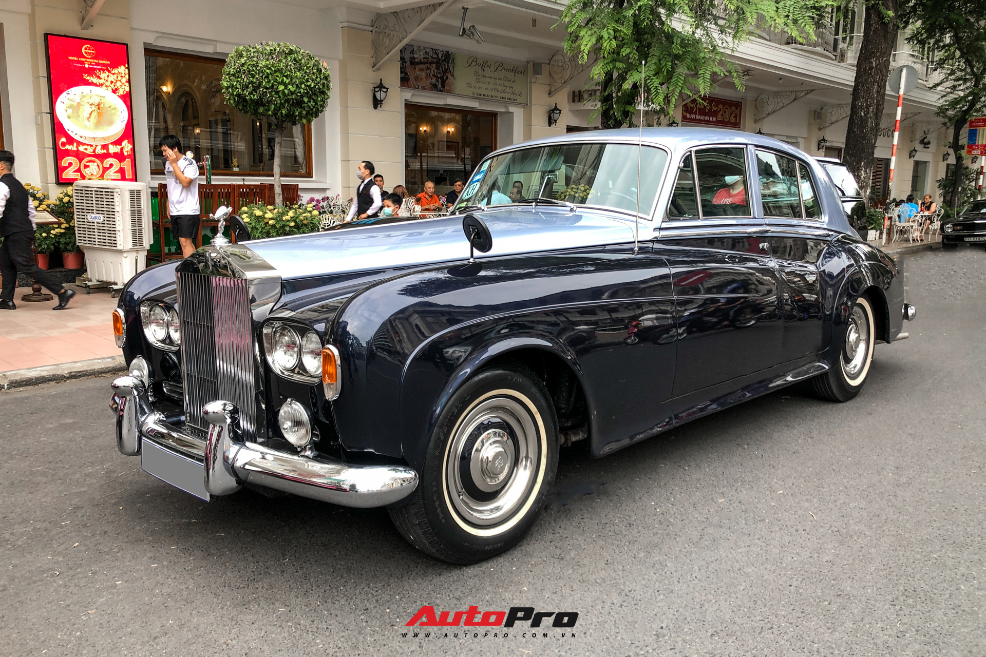 Đại gia lan đột biến hội ngộ siêu xe ngày cuối năm, Rolls-Royce cổ của tỷ phú USD gây chú ý - Ảnh 7.