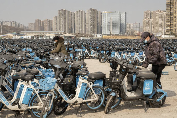 Hoa mắt chóng mặt với nghĩa trang xe thây ma ở Trung Quốc: Hơn 500 nghìn chiếc xe máy điện chơ vơ giữa lòng thành phố - Ảnh 4.
