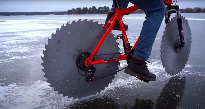 Thay lốp bằng lưỡi cưa, chiếc xe đạp kinh dị này có thể lướt đi trên mặt hồ đóng băng - Ảnh 7.