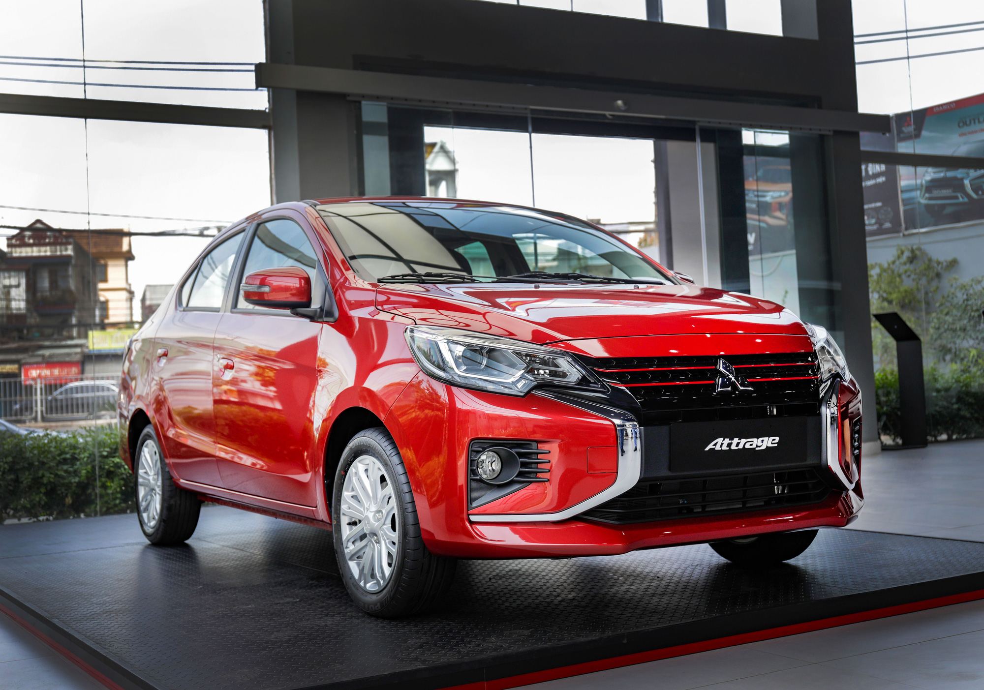 Ra mắt Mitsubishi Attrage Premium 2021 tại Việt Nam: Giá 485 triệu, thêm 7 trang bị mới tập trung vào an toàn, có điểm vượt Toyota Vios - Ảnh 1.