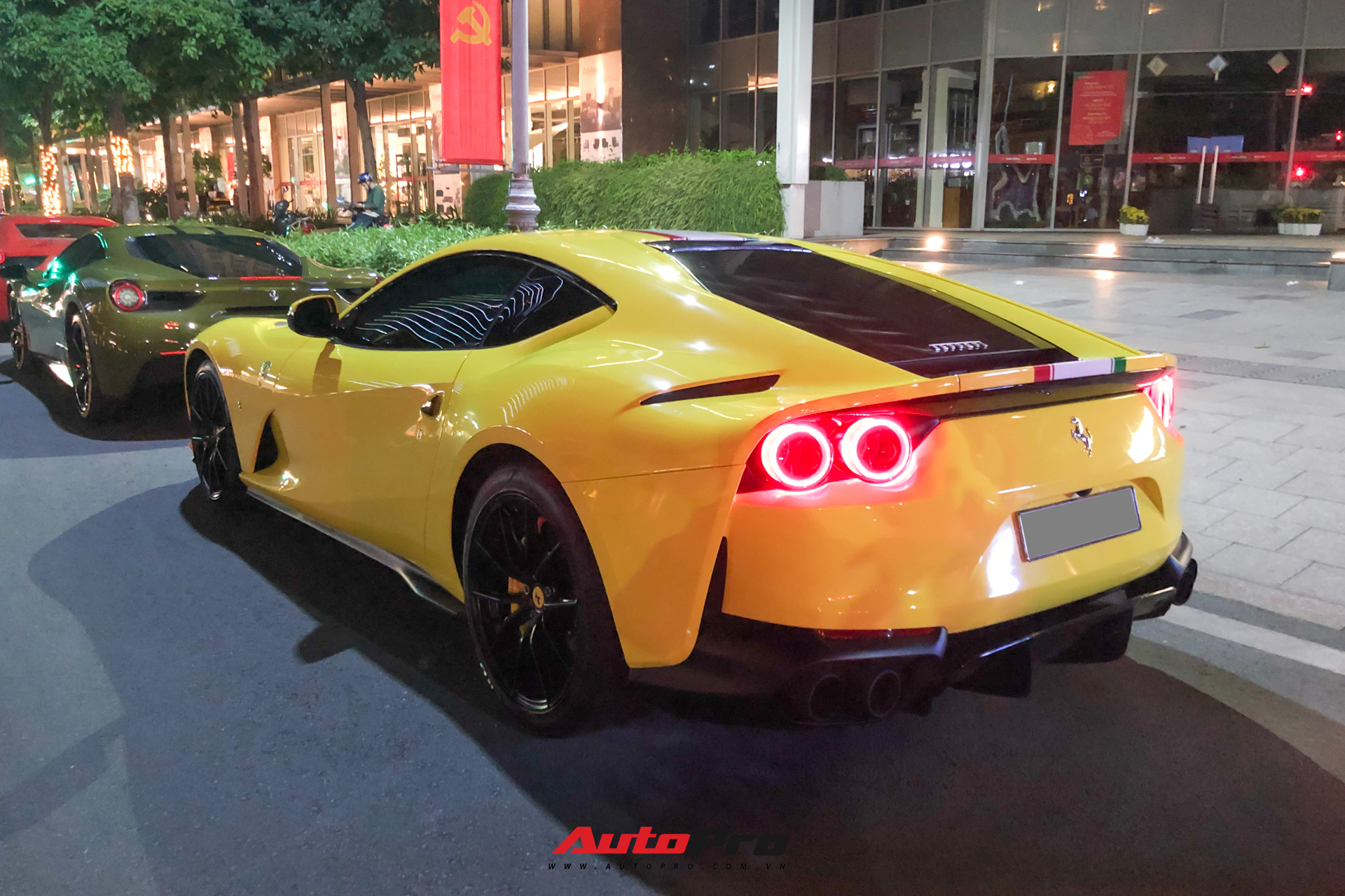 Ferrari 812 Superfast từng của đại gia Hải Phòng thay áo mới, một chi tiết tạo điểm nhấn - Ảnh 5.