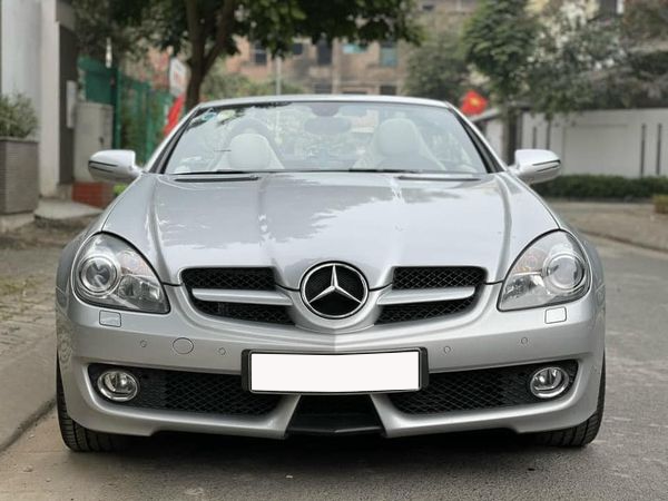 11 năm chạy 3.700km, Mercedes-Benz SLK giữ giá đắt ngang C-Class 2021 - Ảnh 1.