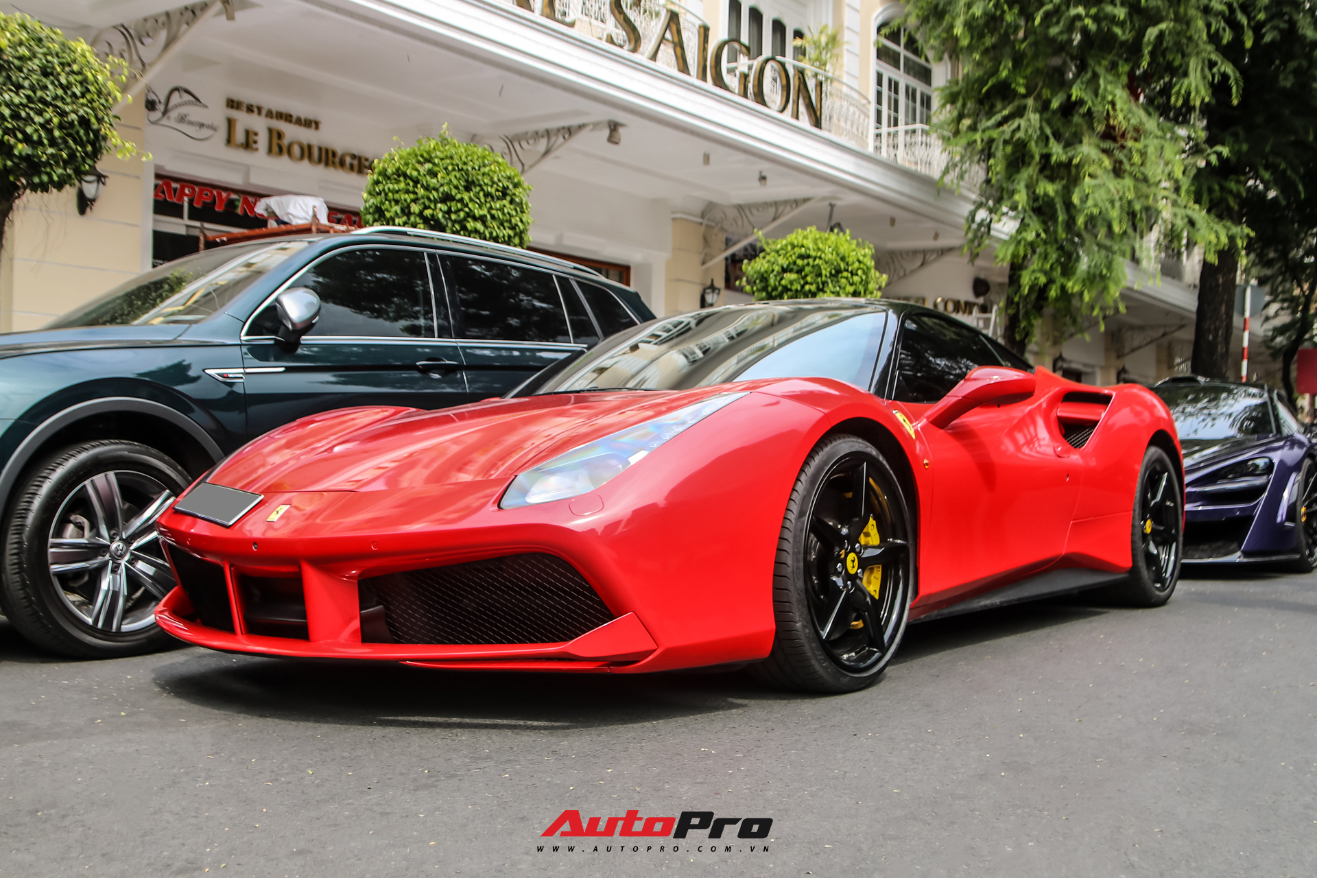 Ferrari 488 GTB từng của Nguyễn Quốc Cường bất ngờ xuất hiện tại Sài Gòn với diện mạo mới lạ - Ảnh 1.