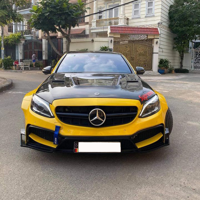 Bán xe cũ giá 2 tỷ, chủ nhân Mercedes-Benz C 300 AMG khoe body ‘chưa có bộ thứ 2 tại Việt Nam’ - Ảnh 1.