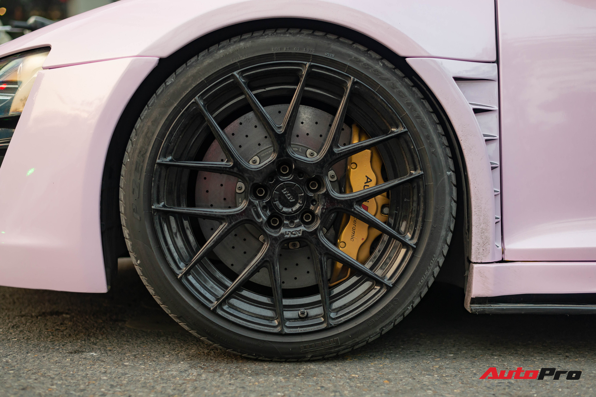 Audi R8 độ cực độc của đại gia Hà Thành trở nên nữ tính hơn nhờ chi tiết này - Ảnh 6.