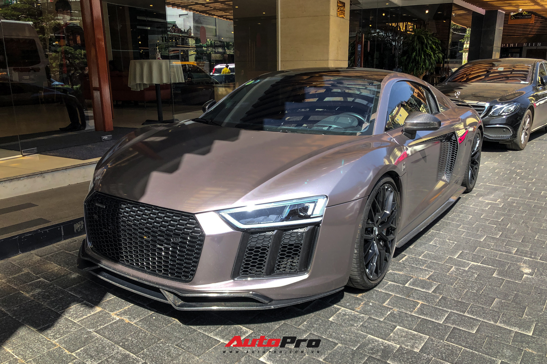 Vừa mua Audi R8, CEO 9x Tống Đông Khuê đã lột xác chiếc siêu xe để tạo cá tính - Ảnh 4.