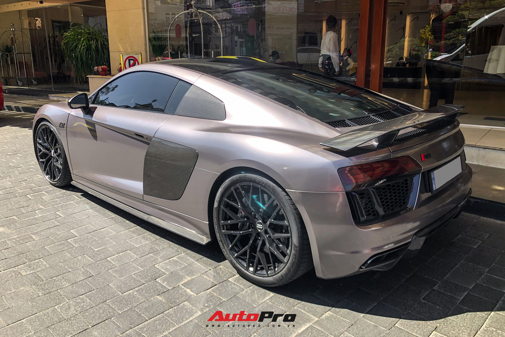 Vừa mua Audi R8, CEO 9x Tống Đông Khuê đã lột xác chiếc siêu xe để tạo cá tính - Ảnh 5.