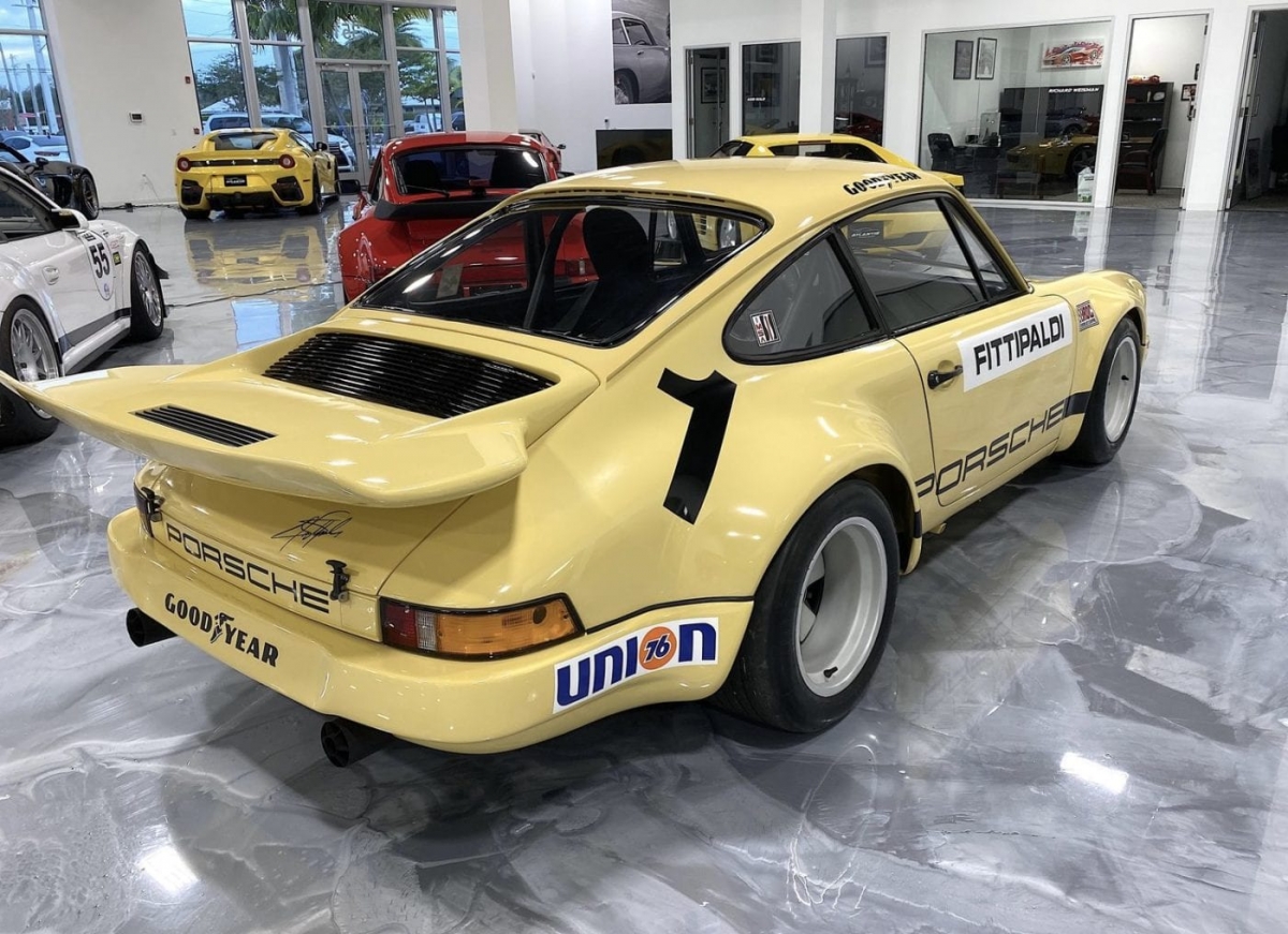 Mẫu xe đua hiếm và độc đáo Porsche 911 RSR được rao bán với giá 2,2 triệu USD - Ảnh 3.