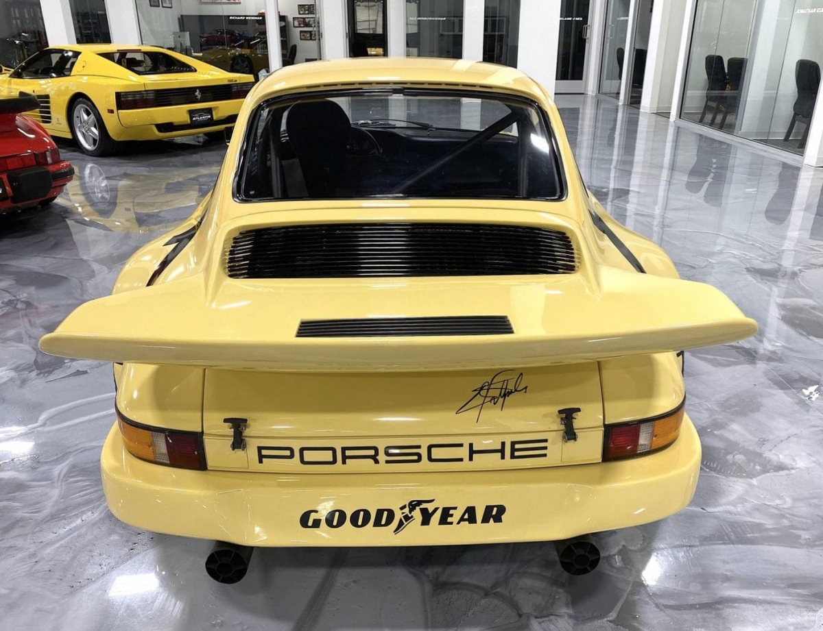 Mẫu xe đua hiếm và độc đáo Porsche 911 RSR được rao bán với giá 2,2 triệu USD - Ảnh 4.
