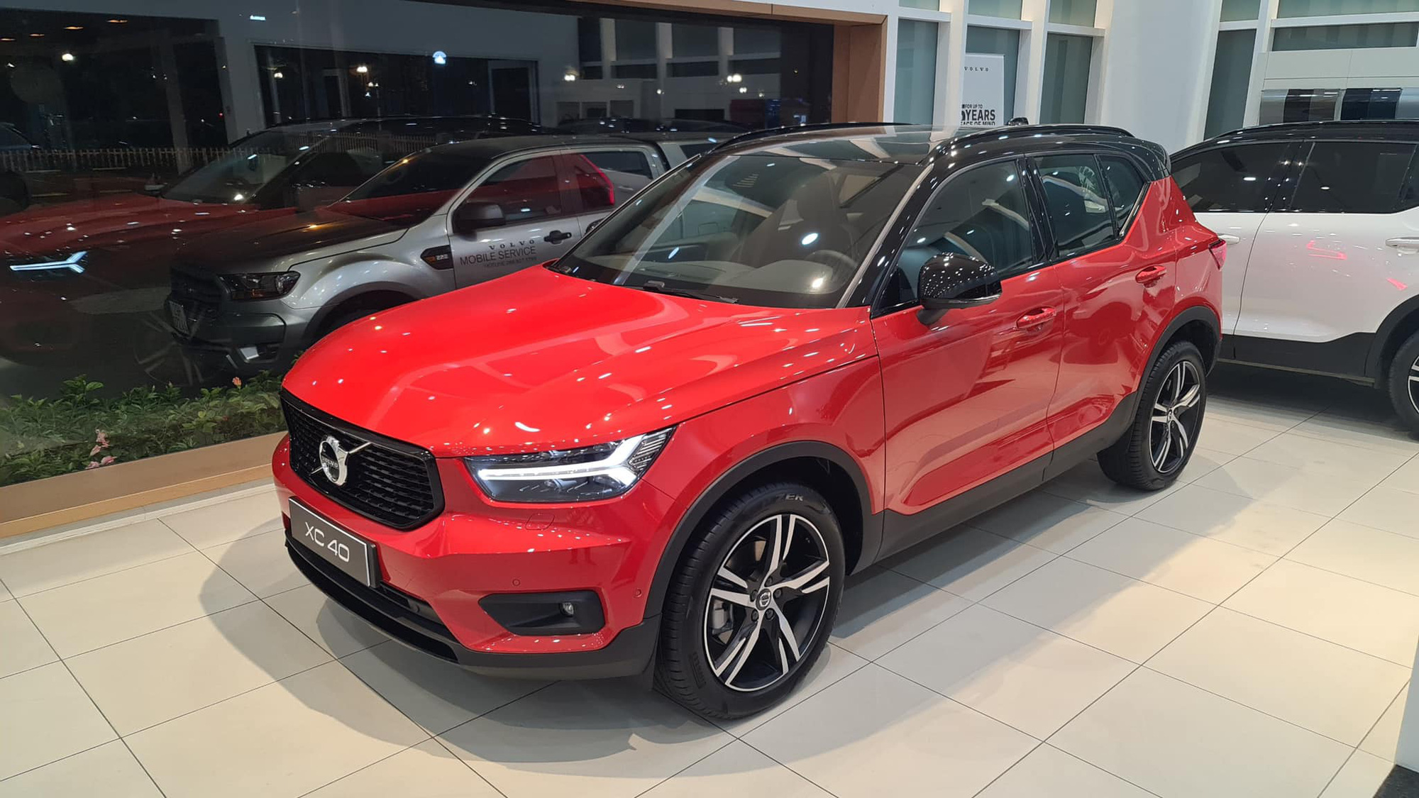 Volvo XC40 2021 về Việt Nam: Thêm trang bị tăng sức cạnh tranh nhưng giá bán vẫn giữ nguyên - Ảnh 1.