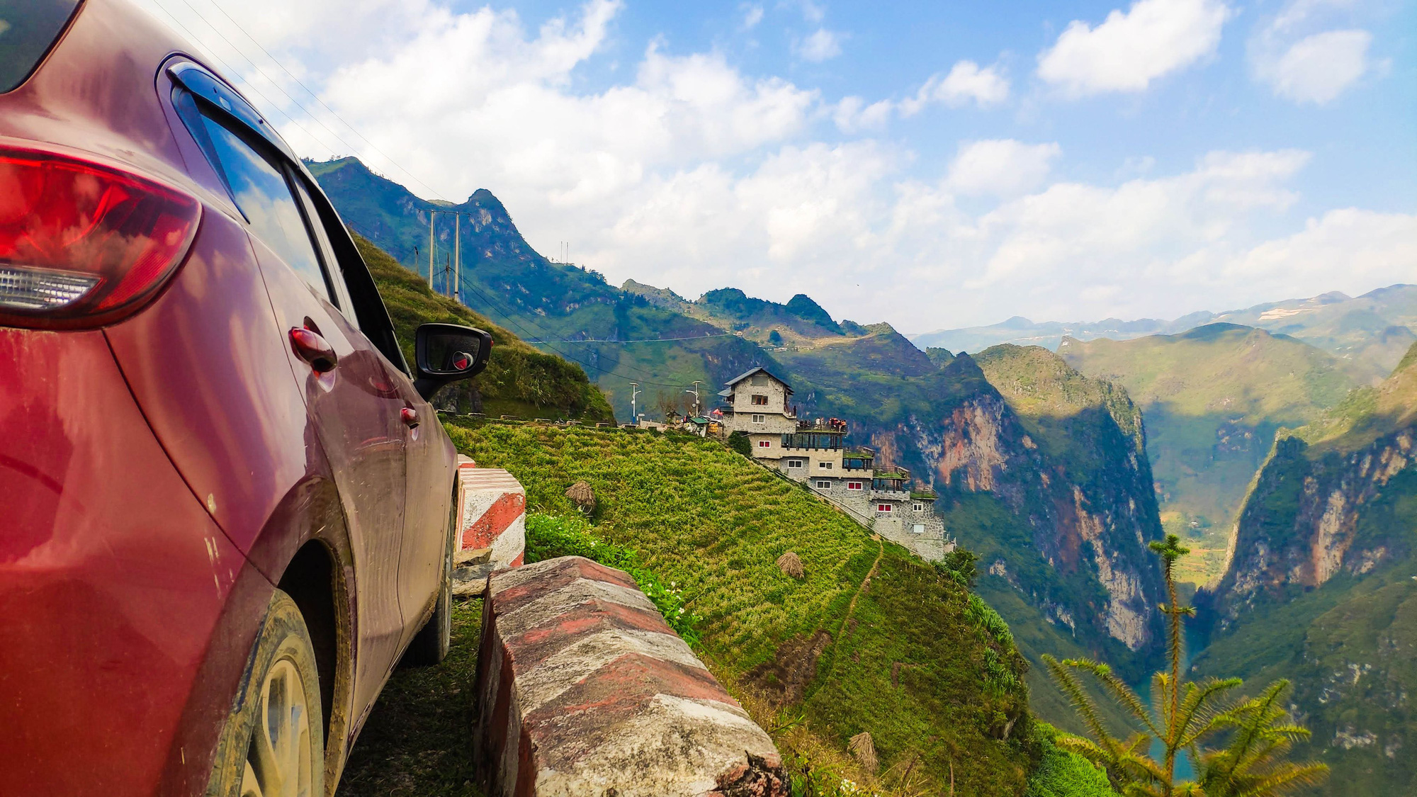 Xuyên Việt hơn 3.500km cùng Mazda2, người dùng đánh giá: Bốc, lái hay, tiết kiệm xăng nhưng chật và hơi ồn - Ảnh 5.